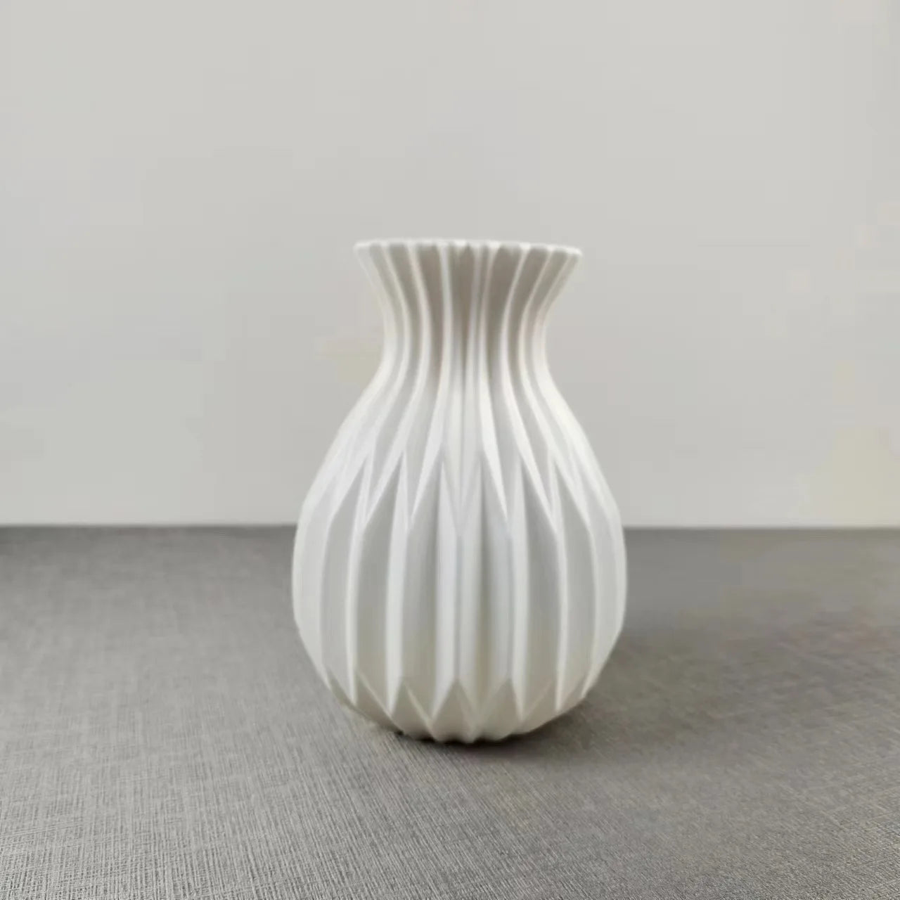 Modern Minimalist Plastic Vase – Ceramic Look